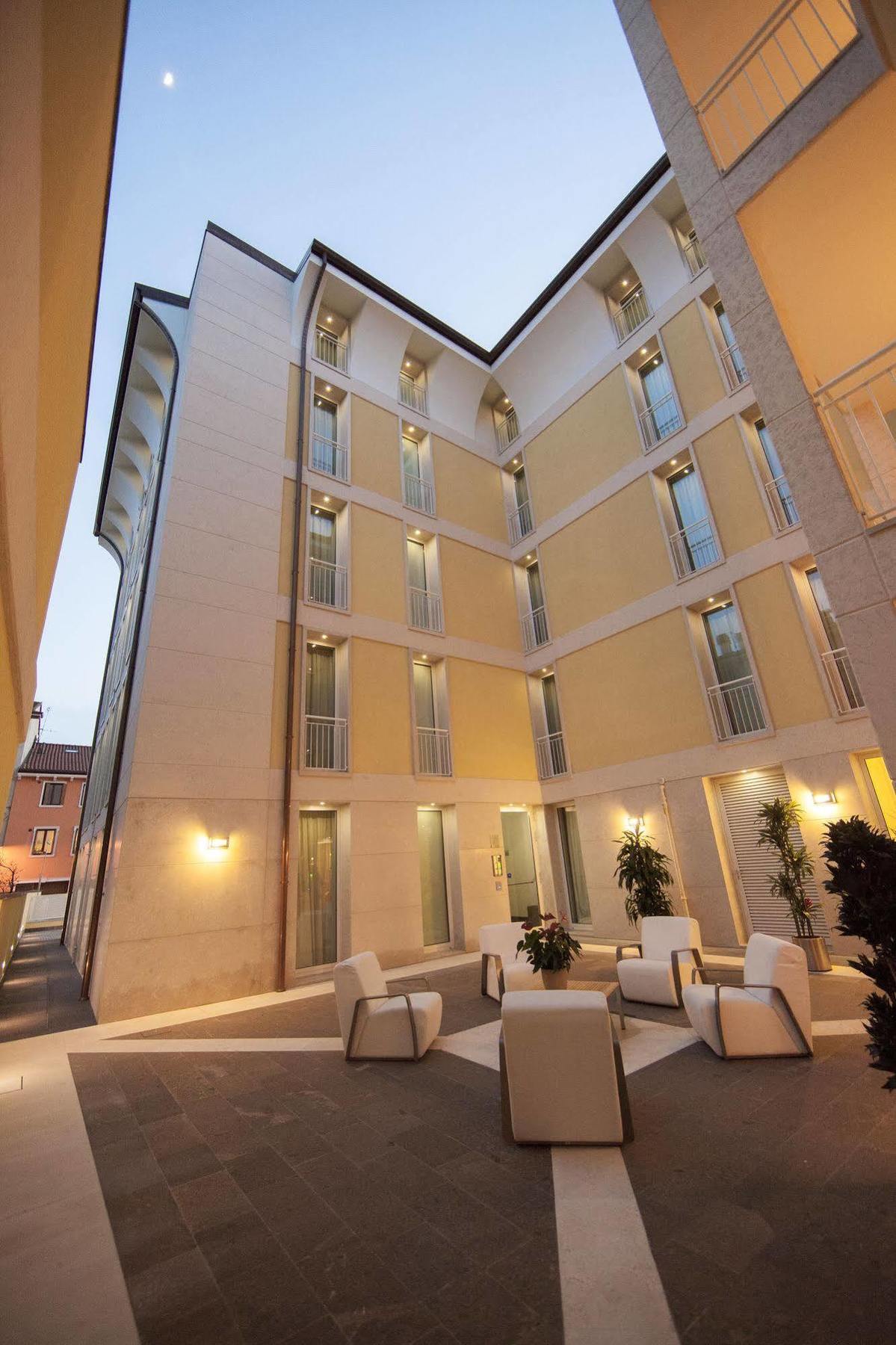 Apart-hotel Residenza Agnello D'oro 3*